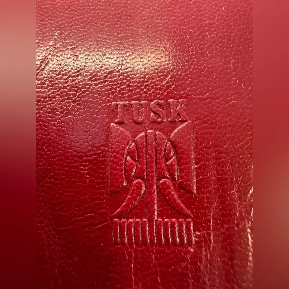 Tusk luxurious black leather wallet